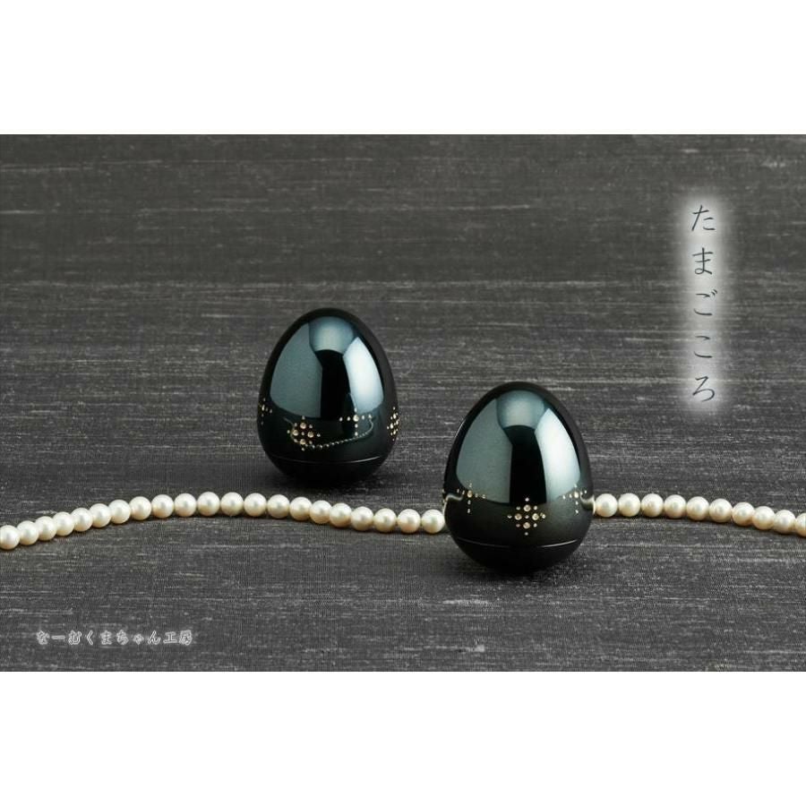 たまご型のちいさな骨壺【たまごころ TAMAGOCORO】（墨色・金砂